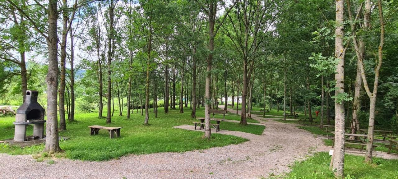 Camping Le Pre Cathare Lavelanet Exterior photo